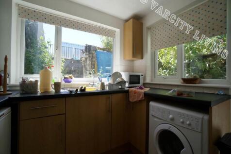 43Glanrafon_kitchen2.JPG