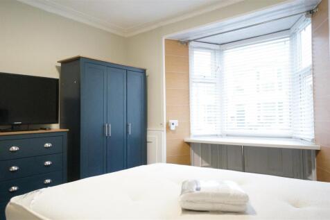 Bedroom 2.JPG