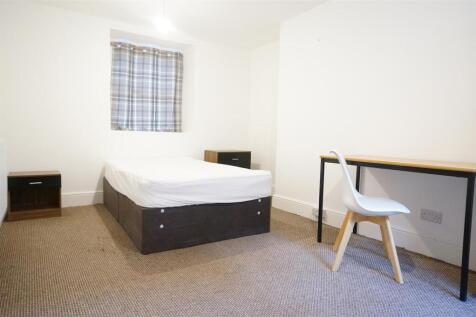 bedroom 2 .JPG
