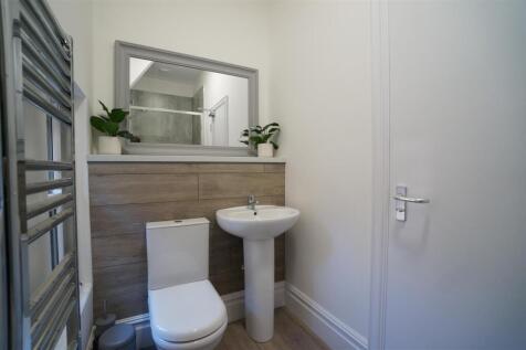 Bathroom 1.1.JPG