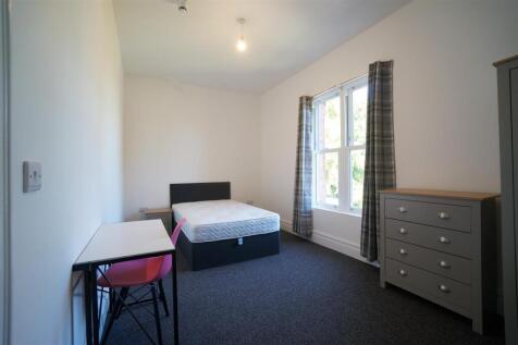 Bedroom 1.JPG