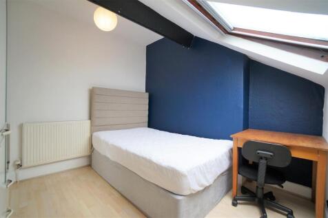 Bed 5.jpg