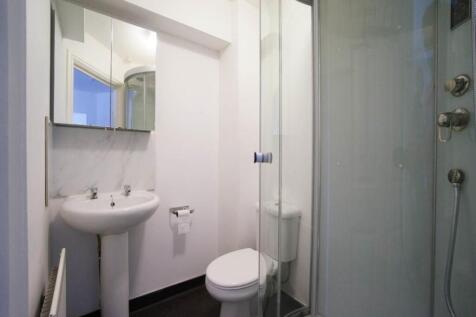 10aHolyheadRd_Bathroom2.JPG