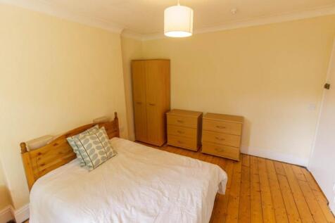 3 St James Drive Bedroom 1 (2).jpg