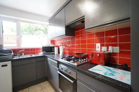 2FairViewRoad_Kitchen1.1.JPG