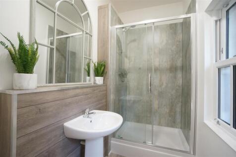 Bathroom.JPG