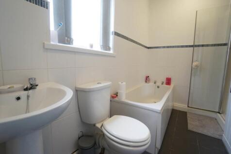 1GlynneRoad_Bathroom1.JPG