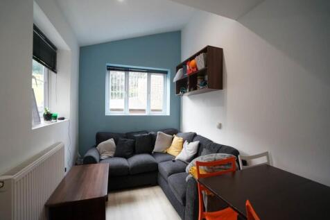 Living area 1.JPG