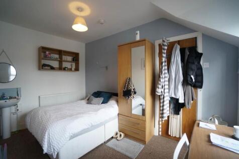 Bedroom 8.1.JPG