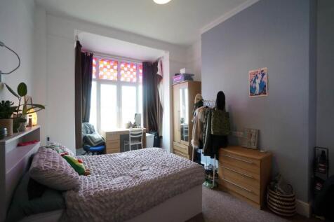 Bedroom 1.JPG