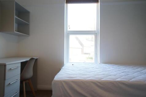 bedroom 2 (1).JPG