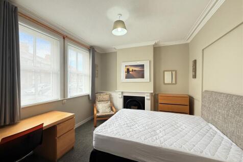 Bed 1.JPG