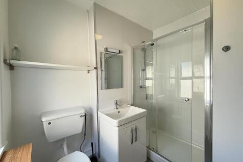 Bathroom.JPG