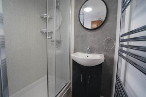 29VictoriaSt_Bathroom1.1.JPG