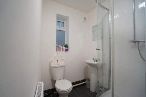 Bathroom.JPG