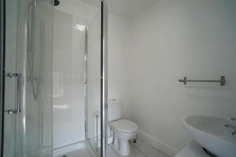 Ensuite 2.JPG