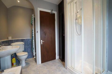 Bathroom 2.1.JPG
