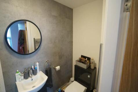3FronHeulog_B2_Ensuite_1.JPG