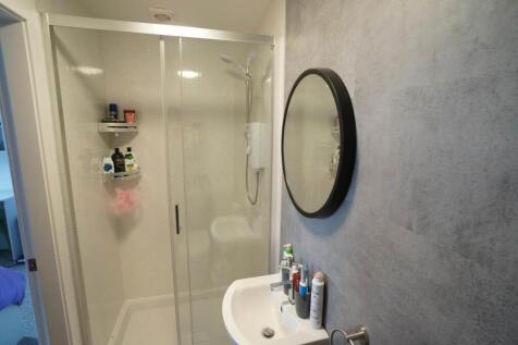 3FronHeulog_B2_Ensuite_2.JPG