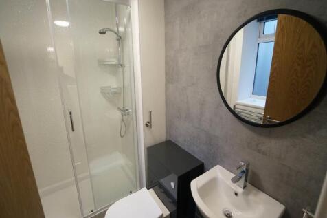 3FronHeulog_Bathroom_2.JPG