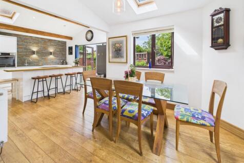 Kitchen/Family/Diner
