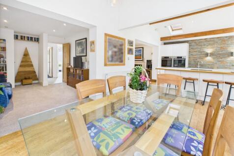 Kitchen/Family/Diner