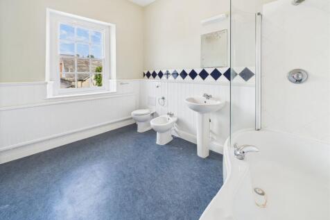 First floor family bathroom