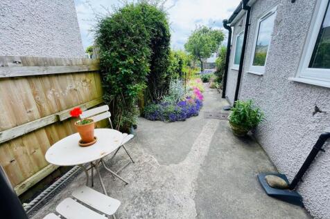 Rear courtyard