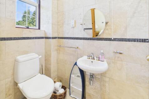 En-suite to bedroom four