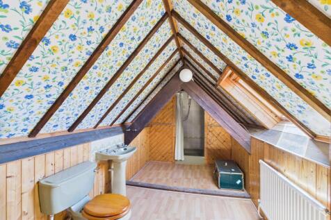 En-suite to bedroom six