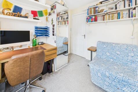 Bedroom 3 / office