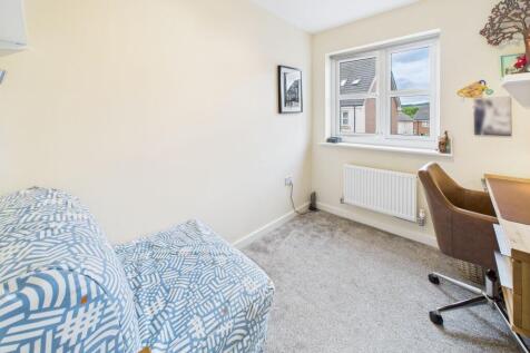 Bedroom 3 / office