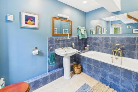 En-Suite bathroom