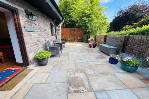 Courtyard garden