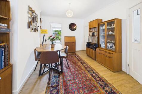 Sitting Room/Dining Room