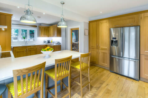 Kitchen/breakfast...