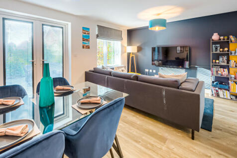 Sitting/dining ro...