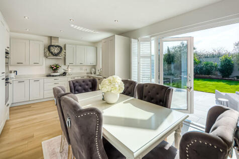 Kitchen/dining ro...