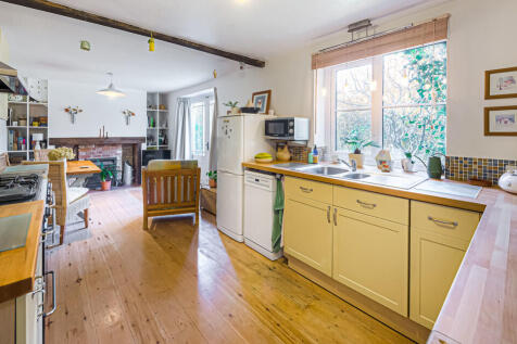 Kitchen/dining ro...