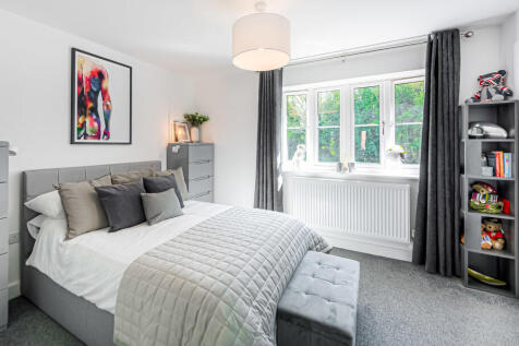 Guest bedroom