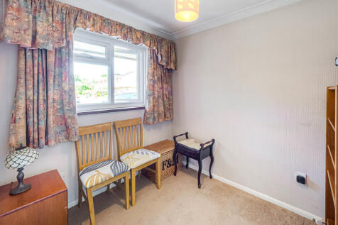 Guest bedroom