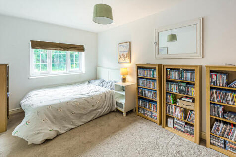 Guest bedroom