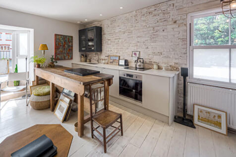 First floor kitch...