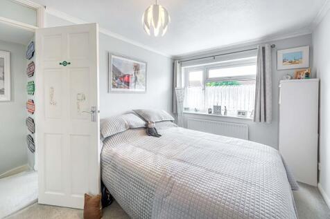 8 Graham Road    ...