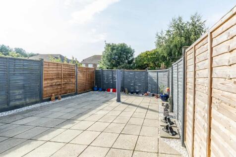 8 Graham Road    ...