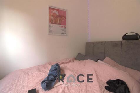 bedroom 4.jpg