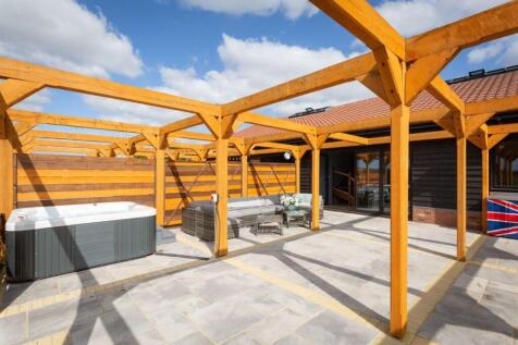 Golden fleece - outside.jpg