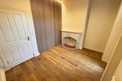 Photo 15-10-2024,...