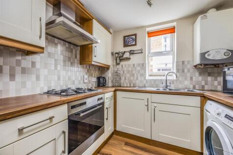 1 Adams Court, 35 Hawkwood Road, Bournemouth-Porti