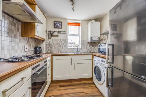 1 Adams Court, 35 Hawkwood Road, Bournemouth-Porti